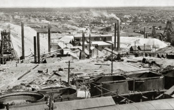 BOULDER CITY c1900 on the Golden Milewith Kalgoorlie North & South Mine in foreground